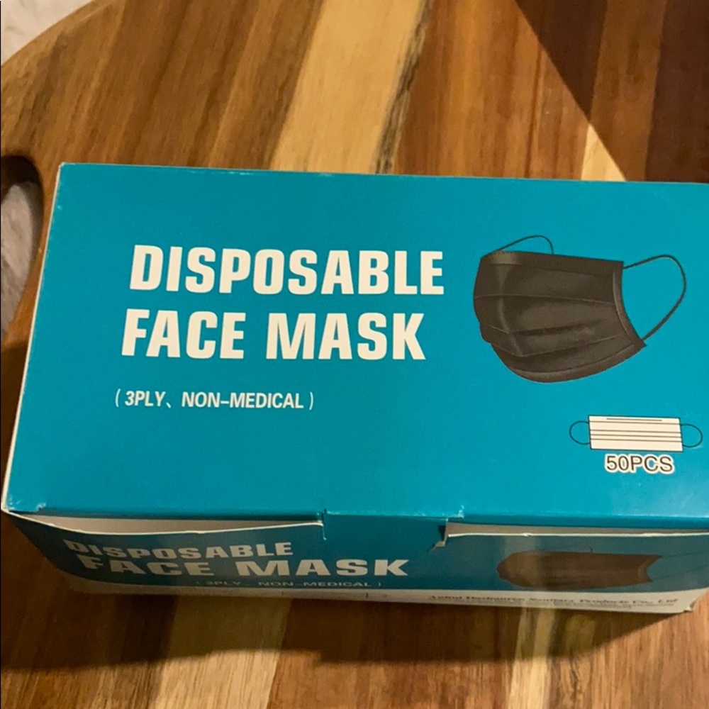 Disposable face mask